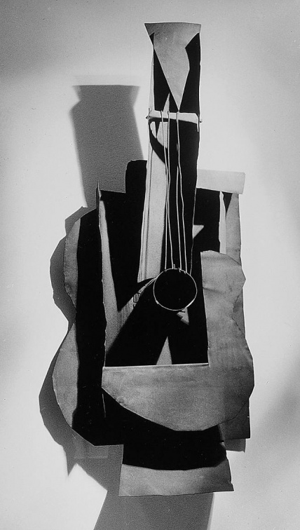 1920-Pablo-Picasso-Guitar-02